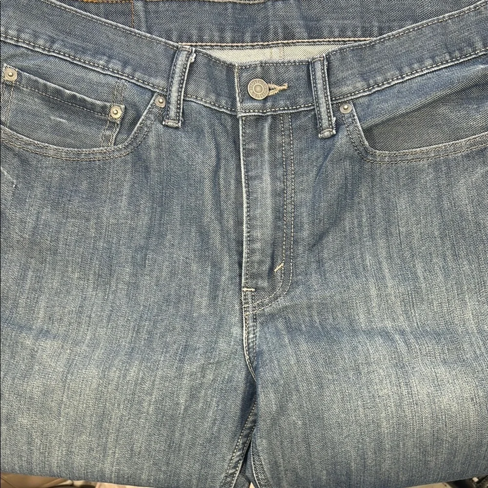 Levi's Blue Relaxed Fit 415 Jeans with Classic Style